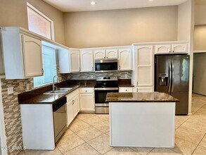 2327 E Winchester Pl in Chandler, AZ - Building Photo - Building Photo