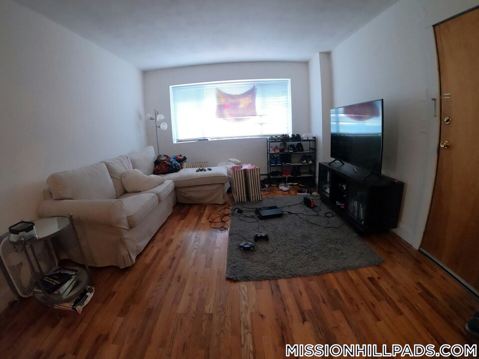 226 Parker Hill Ave in Boston, MA - Building Photo