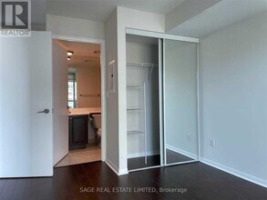 215 Fort York Blvd in Toronto, ON - Building Photo - Building Photo