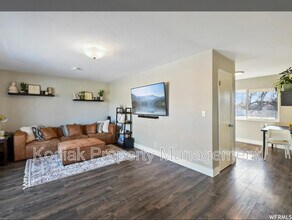 516 E 100 S in Kaysville, UT - Building Photo - Building Photo