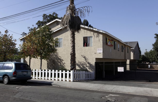 49th Street Apartments in San Diego, CA - Foto de edificio - Building Photo