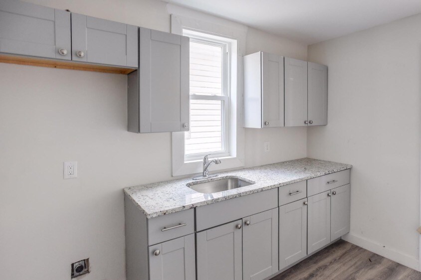 720 Waters Ave in Savannah, GA - Building Photo