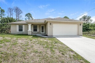 769 Gaylord Ave S in Lehigh Acres, FL - Building Photo