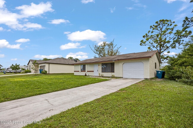 property at 1426 Leeward Ave SE