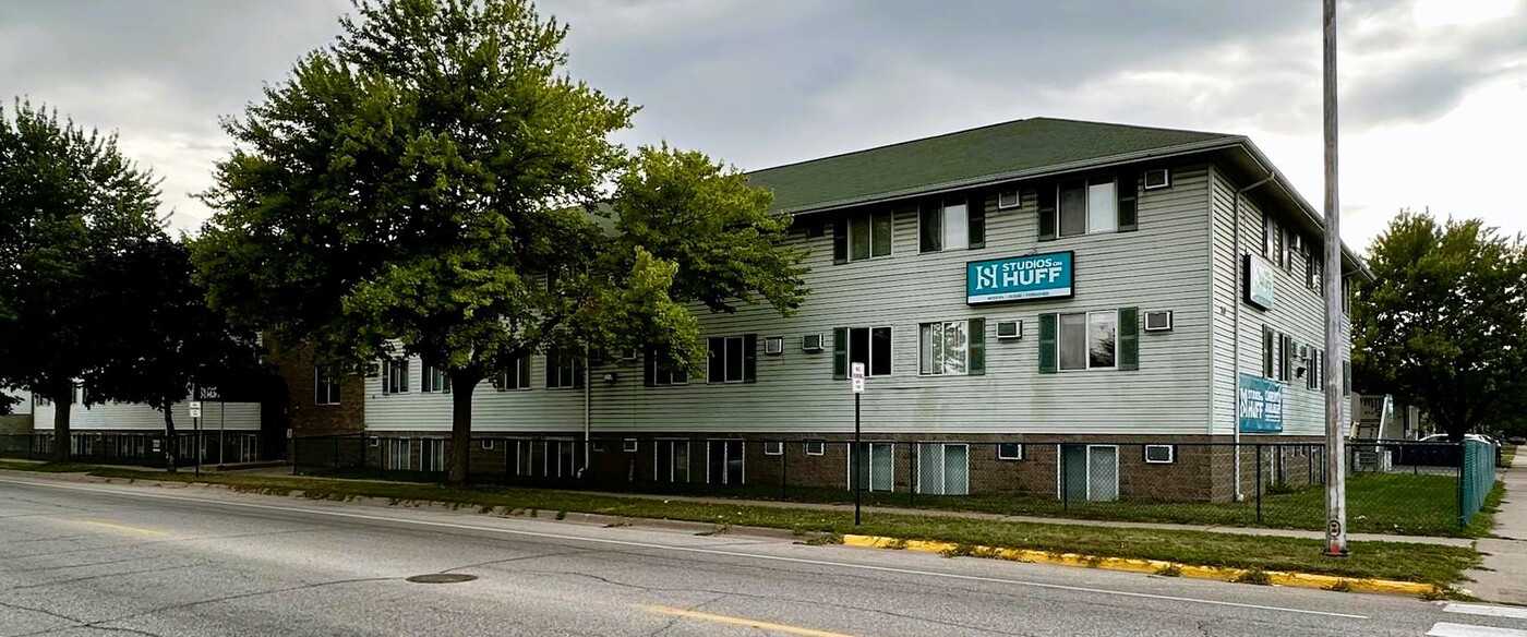 Studios on Huff in Winona, MN - Foto de edificio