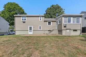 115 Lucille St in Fairfield, CT - Building Photo - Building Photo
