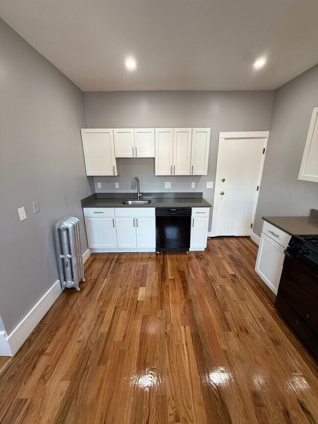 2 Miles St in Boston, MA - Building Photo - Building Photo