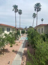 Ambassador Apartments in Las Vegas, NV - Foto de edificio - Building Photo
