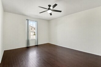 2360 Toposa Dr in Fort Worth, TX - Foto de edificio - Building Photo