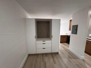 115 Salamanca Ave in Coral Gables, FL - Building Photo - Building Photo