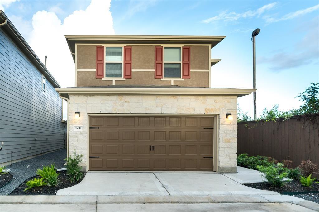 1842 Commons Hill Ln in Houston, TX - Building Photo