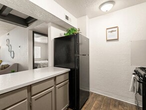 Mission Hill Apartments in Albuquerque, NM - Foto de edificio - Building Photo