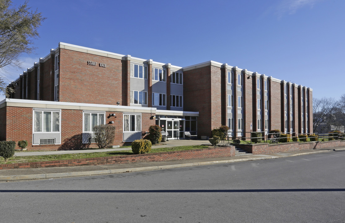 Stant Hall in Bristol, VA - Building Photo