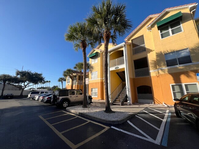 10764 70th Ave, Unit #2206 in Seminole, FL - Foto de edificio - Building Photo