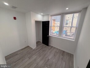 1621 N 33rd St in Philadelphia, PA - Foto de edificio - Building Photo