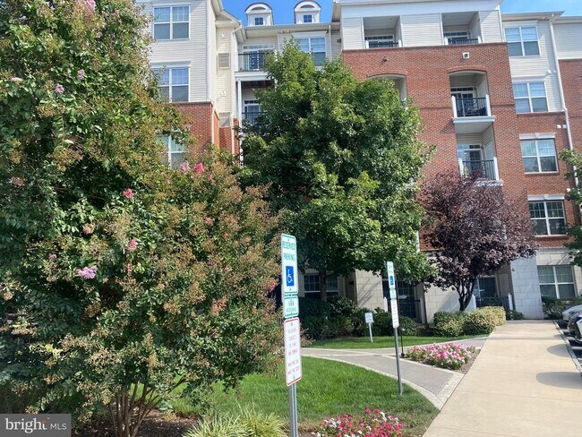 350 W Elm St in Conshohocken, PA - Building Photo - Building Photo