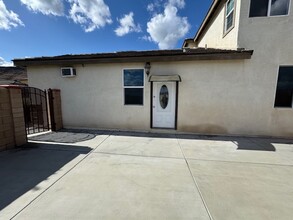 7040 Almandine Way, Unit Jurupa V Small Ap in Jurupa Valley, CA - Building Photo - Building Photo