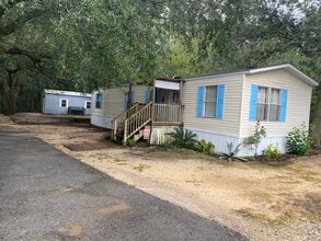 3061 Safronia Shores Rd in Navarre, FL - Building Photo - Building Photo