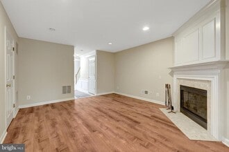 43787 Tattinger Terrace in Ashburn, VA - Building Photo - Building Photo
