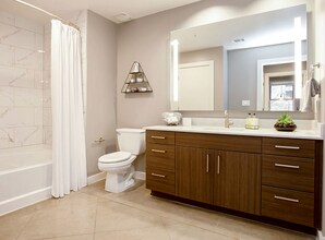 201 Lavaca St in Austin, TX - Building Photo - Building Photo