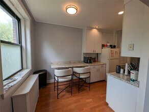 11 Greenridge Ave in White Plains, NY - Building Photo - Building Photo