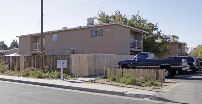 225 Virginia St SE in Albuquerque, NM - Building Photo - Building Photo