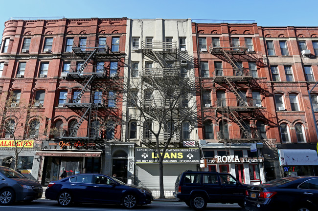 724 Amsterdam Ave in New York, NY - Foto de edificio - Building Photo