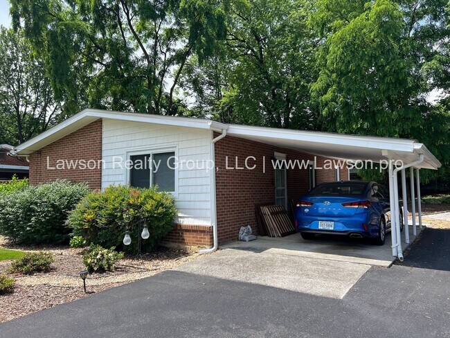 5039 Pomeroy Rd NW in Roanoke, VA - Building Photo - Building Photo