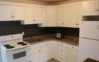 824 College Ave in Regina, SK - Building Photo - Building Photo