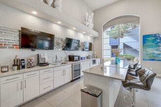 Arium Meadows in Las Vegas, NV - Foto de edificio - Building Photo