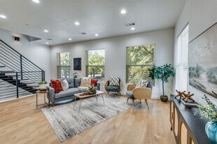 504 S O Connor Rd in Irving, TX - Building Photo