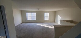 5185 Winthrop Ave in Mechanicsburg, PA - Building Photo