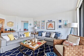 3598 Yacht Club Dr in Aventura, FL - Building Photo - Building Photo