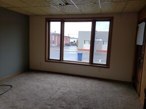 114 S 2nd Ave-Unit -#B in Wausau, WI - Foto de edificio - Building Photo