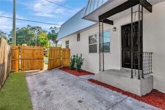 610 Woodlawn St in Clearwater, FL - Building Photo - Building Photo