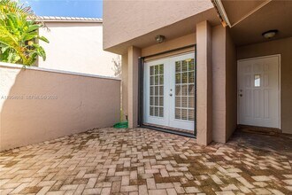 11668 SW 91st Terrace in Miami, FL - Building Photo - Building Photo