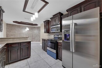7725 Wagon Trail Dr in Mission, TX - Building Photo - Building Photo