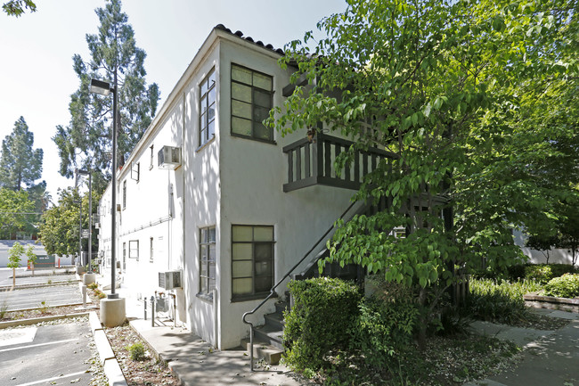 Don Carlos Apartments in Sacramento, CA - Building Photo - Building Photo