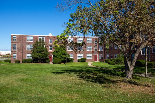 Chelsea Village in Atlantic City, NJ - Building Photo - Building Photo