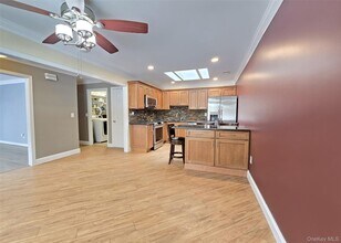 786 Hilltop Ct in Coram, NY - Building Photo - Building Photo