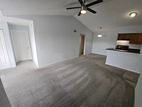 5160 Conroy Rd in Orlando, FL - Foto de edificio - Building Photo