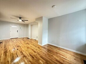 538 E Queen Ln in Philadelphia, PA - Building Photo - Building Photo