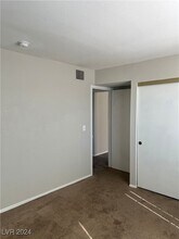 4611 Krissylouise Way in Las Vegas, NV - Building Photo - Building Photo