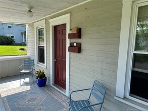 40 West St in Shelton, CT - Foto de edificio - Building Photo