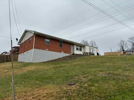 505 Belleview Dr in Russell, KY - Building Photo