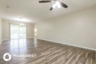 518 Chamber St NW in Port Charlotte, FL - Foto de edificio - Building Photo