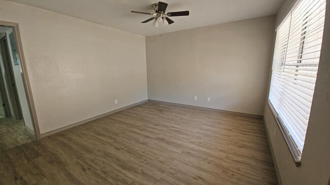 University Courtyard Apartments in Nacogdoches, TX - Foto de edificio - Building Photo