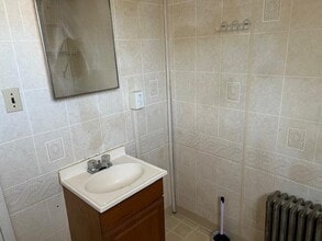 306 Longfellow St in Vandergrift, PA - Building Photo - Building Photo