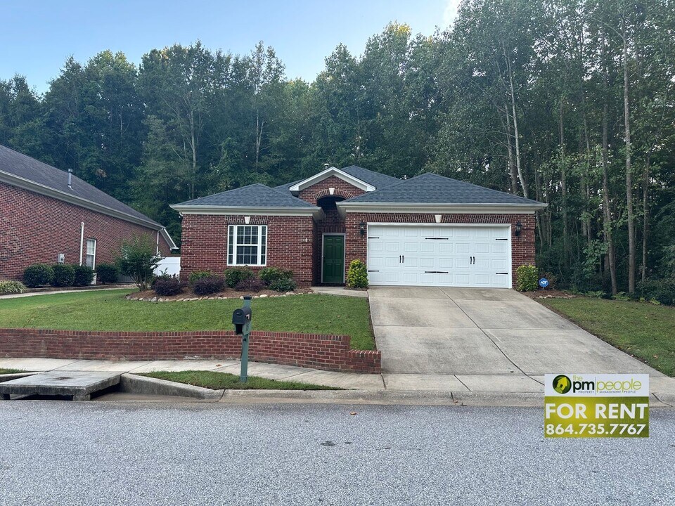 115 Arabian Way in Simpsonville, SC - Building Photo