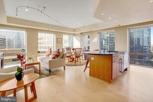 1111 19th St N in Arlington, VA - Building Photo